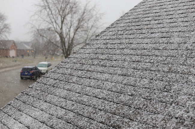 How Roof Cleaning Prepares Your Home for Winter
